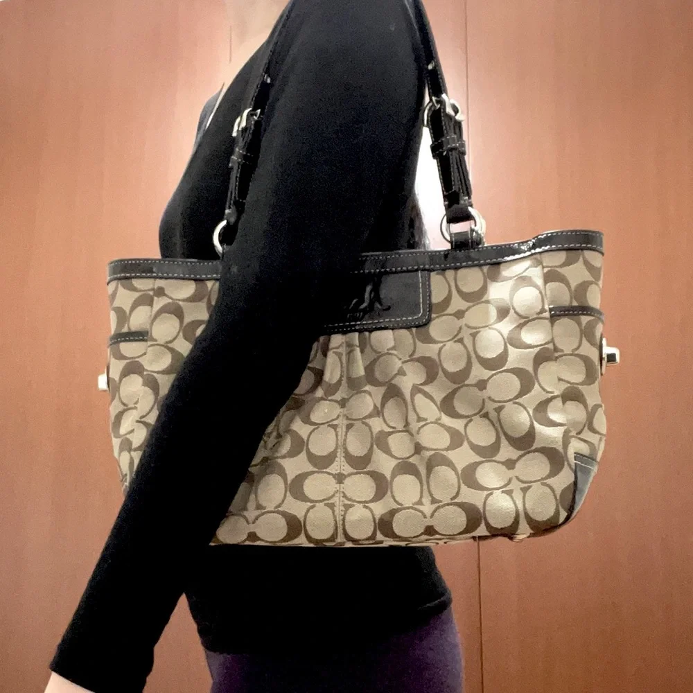 Coach Pleated Signature East/West Gallery Tote (excellent condition) - Picture 2 of 5